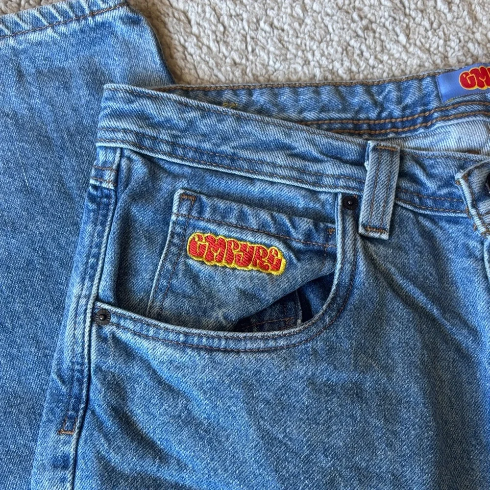 Empyre Relaxed Fit Blue Jeans - Picture 4 of 5